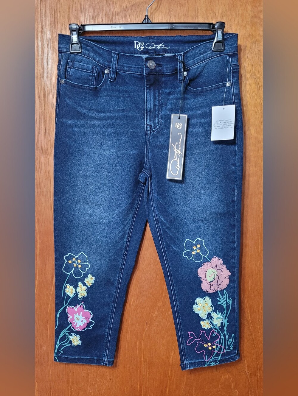 DG2 Diane Gilman Floral Embellished Cropped Jeans Size 10 Petite NWT (1761)